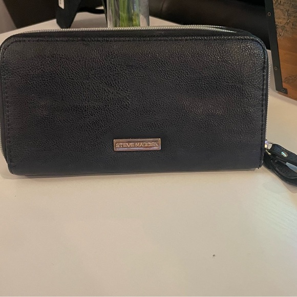 Steve Madden wallet - Picture 2 of 5